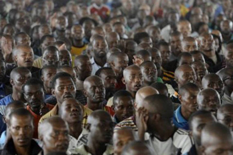 Sem acordo, greve em mina sul-africana entra na 3ª semana