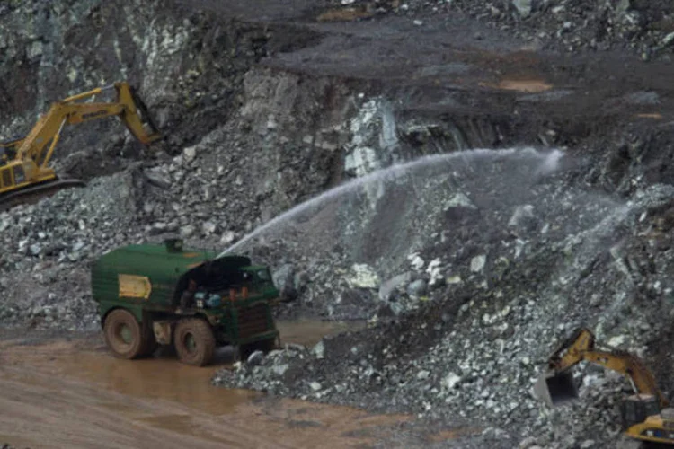 
	Minera&ccedil;&atilde;o: Vale acredita que mineradoras menores podem come&ccedil;ar a ganhar f&ocirc;lego se pre&ccedil;o do min&eacute;rio se mantiver.
 (REUTERS/Ueslei Marcelino)