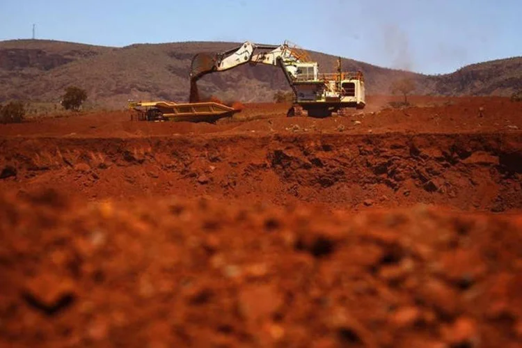 
	Ferro: pre&ccedil;os do min&eacute;rio de ferro t&ecirc;m tido decl&iacute;nio constante desde o in&iacute;cio do ano e est&atilde;o na dire&ccedil;&atilde;o de registrar uma queda de 50 por cento em 2014
 (David Gray/Reuters)