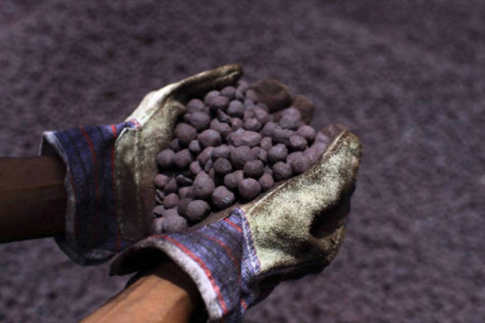 Preço do minério de ferro salta 4% na China