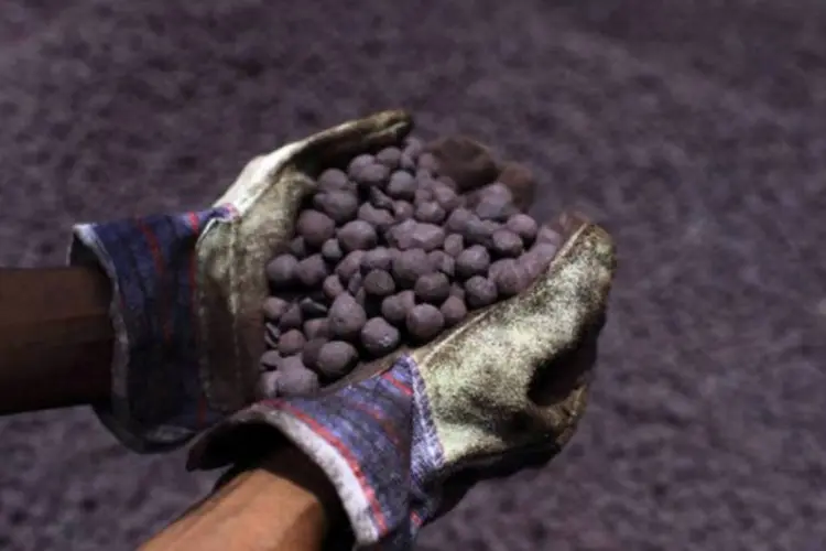 Minério de ferro: método da New Steel pode transformar minérios de baixa qualidade em produtos com alto valor agregado (Beawiharta/Reuters)