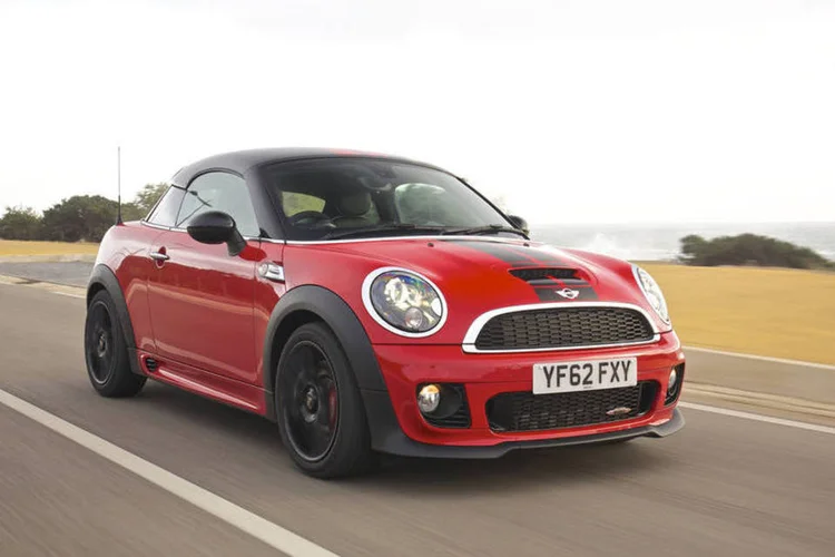 
	Mini Cooper: os valores de marcas brit&acirc;nicas tradicionais, como Mini, Jaguar e Land Rover, podem aumentar
 (Divulgação/Assessoria de imprensa da BMW)