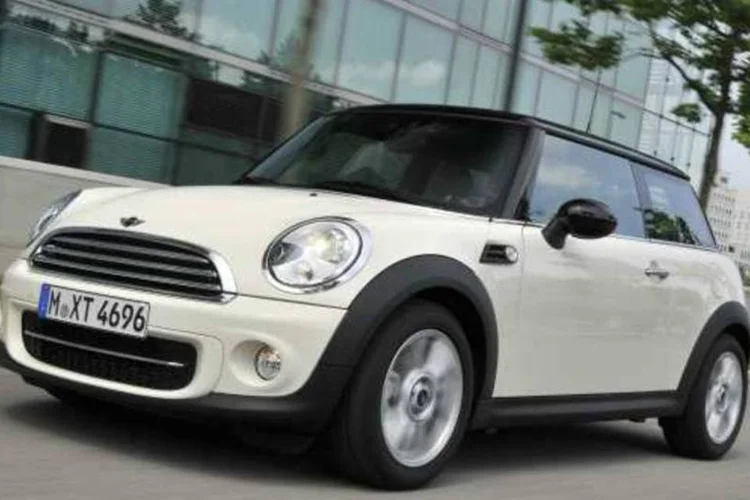 O novo MINI Cooper vai usar uma plataforma completamente nova, por enquanto conhecida como UKL (Divulgação)