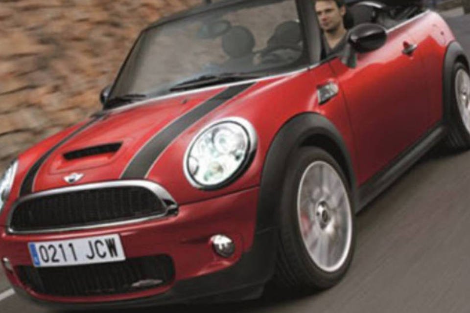 MINI John Cooper Works Cabrio chega ao Brasil