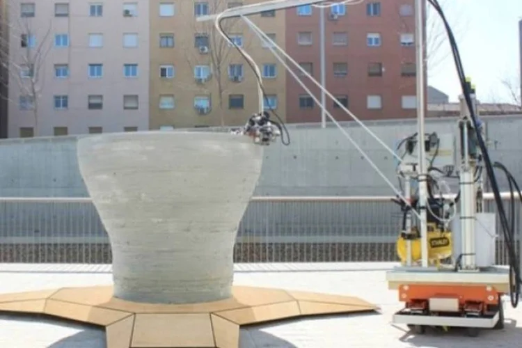 Robôs imprimem grandes estruturas em 3D: protótipo atual do sistema utiliza três Minibuilders (IACC®)