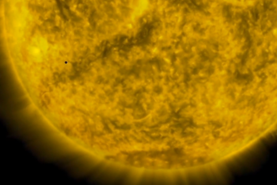 Raro minieclipse solar acontece na próxima segunda-feira