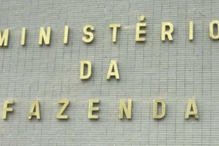 
	Fachado do Minist&eacute;rio da Fazenda: Humberto Barreto Alencar&nbsp;e outro funcion&aacute;rio, Marcelo Fiche, s&atilde;o investigados&nbsp;suspeitos de receber propina
 (Arquivo/Editora Abril)