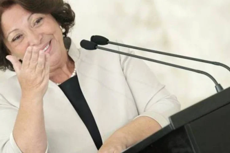 
	A ministra das Rela&ccedil;&otilde;es Institucionais, Ideli Salvatti: Ideli ressaltou que h&aacute; formas de melhorar a arrecada&ccedil;&atilde;o dos munic&iacute;pios e que os prefeitos precisam se mobilizar.
 (Ueslei Marcelino/Reuters)