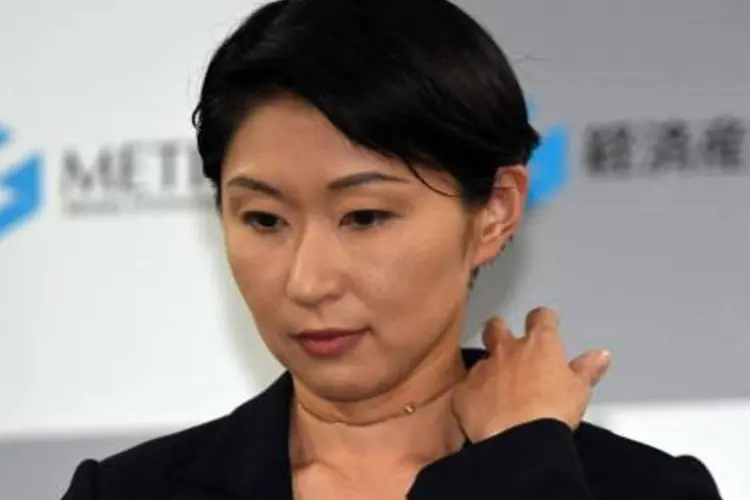 
	A ex-ministra da Ind&uacute;stria, Yuko Obuchi, acusada de irregularidades no uso de recursos p&uacute;blicos
 (Yoshikazu Tsuno/AFP)