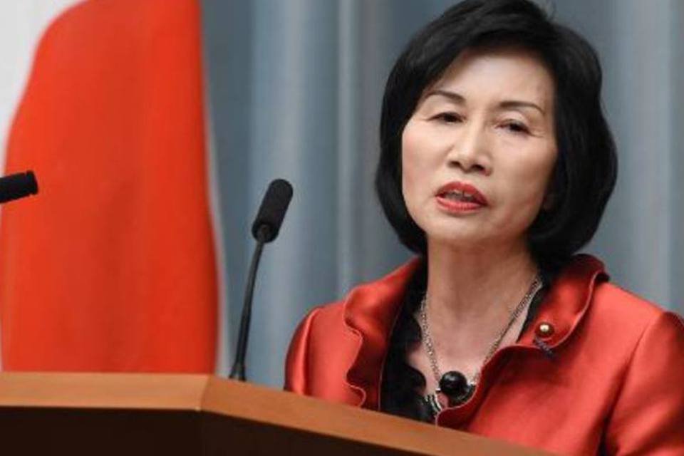 Ministra japonesa renuncia por violação da lei eleitoral