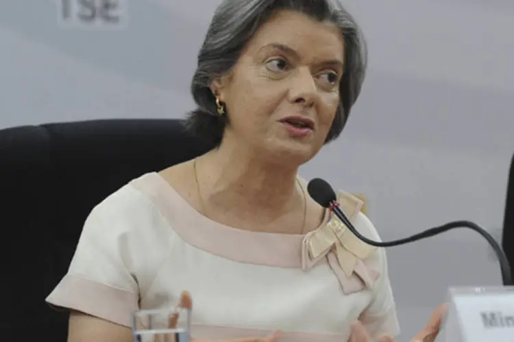 
	A ministra Carmen L&uacute;cia: &quot;essa ousadia n&atilde;o pode ser de pessoas que n&atilde;o cumprem as leis, que usam o espa&ccedil;o p&uacute;blico para interesses particulares. Essa ousadia n&atilde;o pode ser exclusiva&quot;
 (Elza Fiúza/ABr)