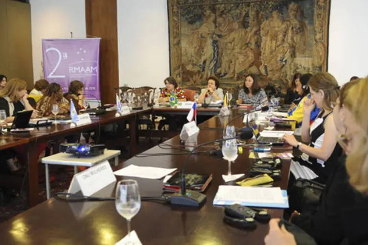Reunião de ministras e altas autoridades da mulher do Mercosul: o evento antecede a Cúpula dos Chefes de Estado do Mercosul, que ocorre na próxima sexta, em Brasília (Elza Fiúza/ABr/Divulgação)