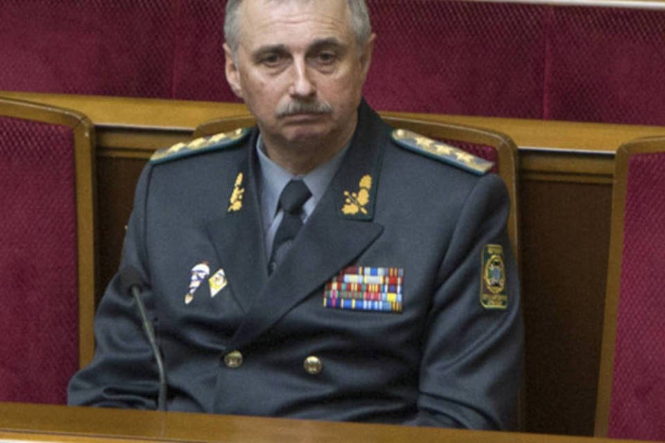 Parlamentares ucranianos demitem ministro da Defesa