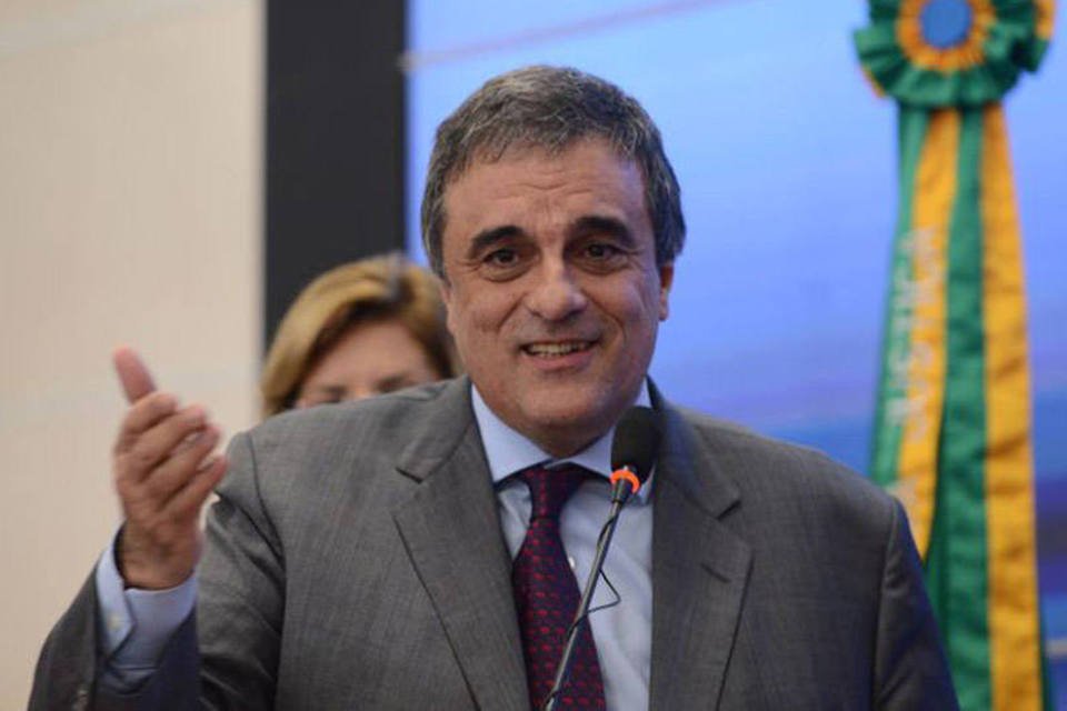 Governo poderá usar informações da Lava Jato, diz Cardozo