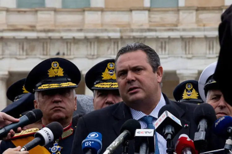 
	Kamenos: em entrevista coletiva, o ministro de Defesa da Gr&eacute;cia deu detalhes sobre a opera&ccedil;&atilde;o de busca dos destro&ccedil;os da aeronave
 (Getty Images)