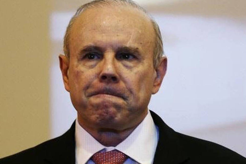 Homem que xingou Mantega volta atrás e o chama de honesto