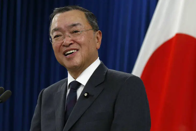 Ministro de Economia, Comércio e Indústria do Japão, Yoichi Miyazawa: ele disse que não visitou o local (Toru Hanai/Reuters)