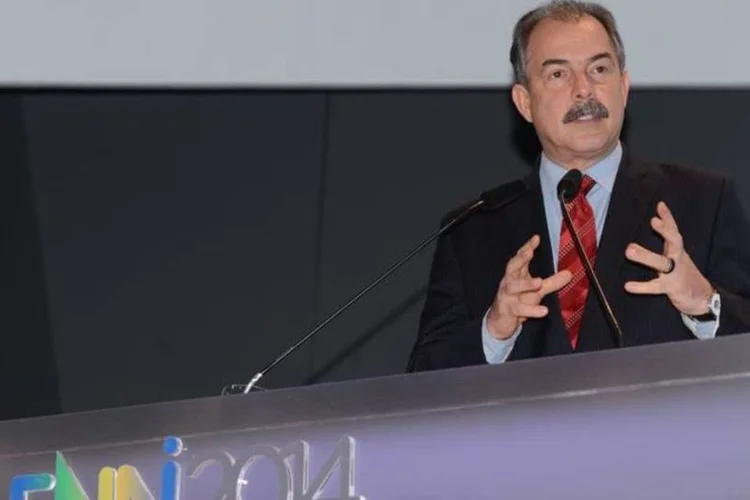 
	Aloizio Mercadante: ministro encaminhou um of&iacute;cio para que a amostra seja analisada com mais &quot;profundidade&quot;
 (Elza Fiúza/Agência Brasil)