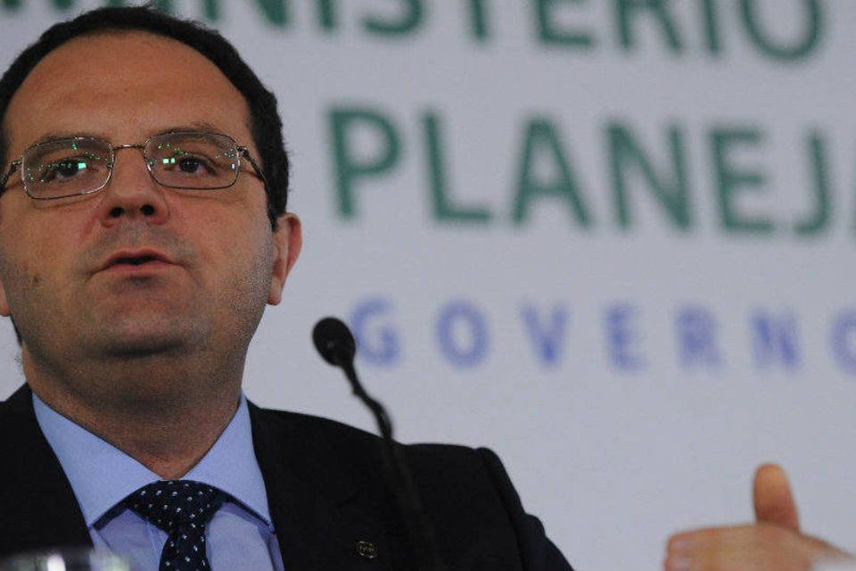 Barbosa diz que economia vai voltar a crescer no fim do ano