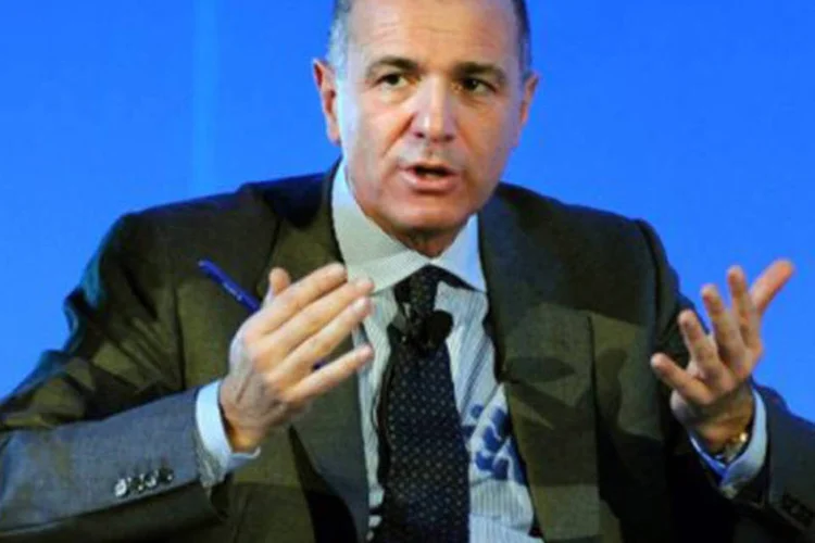 O ministro do Desenvolvimento Econômico, Corrado Passera "vivemos um momento muito difícil e é certo que corremos o risco de entrar em recessão" (Giuseppe Cacace/AFP)