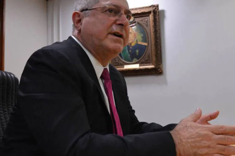 Ministro das Comunicações, Paulo Bernardo, durante entrevista coletiva em Brasília (Valter Campanato/Agência Brasil)