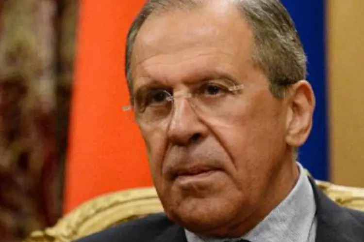 
	Serguei Lavrov: &quot;esperamos que a express&atilde;o do povo seja livre e que ningu&eacute;m do exterior tente perturbar&quot;, disse
 (Yuri Kadobnov/AFP)