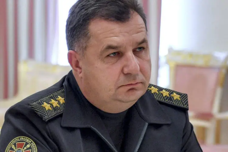 
	Stepan Poltorak: &quot;Estamos reposicionando nossas For&ccedil;as Armadas para responder &agrave;s a&ccedil;&otilde;es dos combatentes (rebeldes)&quot;
 (Mykola Lazarenko/Handout via Reuters)