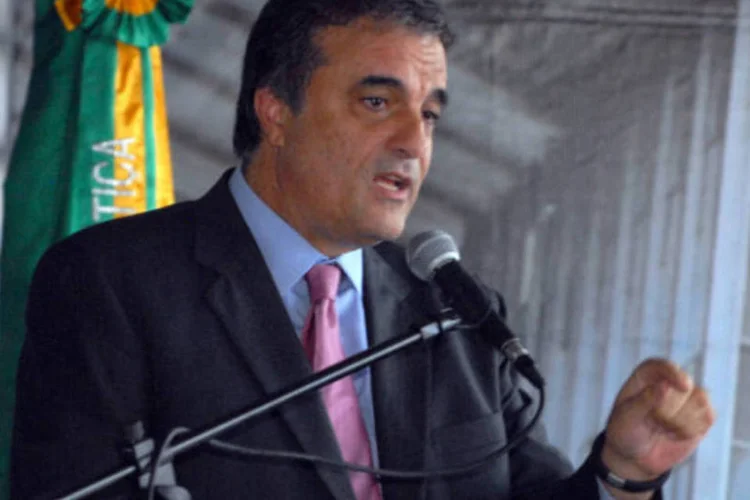 
	Os ministros da Justi&ccedil;a, Jos&eacute; Eduardo Cardozo: sem dar detalhes, Cardozo adiantou que o Minist&eacute;rio da Justi&ccedil;a est&aacute; discutindo a cria&ccedil;&atilde;o de um corpo permanente de pol&iacute;cia nas fronteiras.
 (Isaac Amorim/Ministério da Justiça)