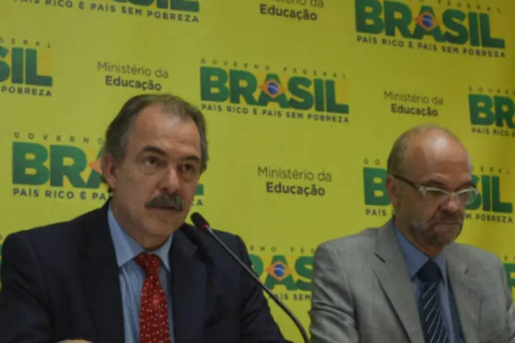 Segundo o ministro da Educação, Aloizio Mercadante, as mudanças foram implantadas porque as regras aplicadas anteriormente não mostraram resultado satisfatório (Marcello Casal Jr./ABr)