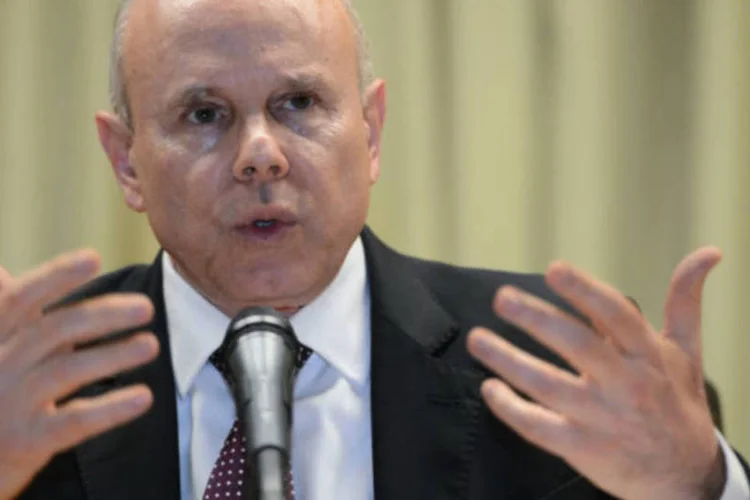 
	Guido Mantega: ministro ressaltou que o governo vai aumentar a atratividade daquelas rodovias que t&ecirc;m um ped&aacute;gio mais alto e um volume de passageiros menor
 (Fabio Rodrigues Pozzebom/ABr)