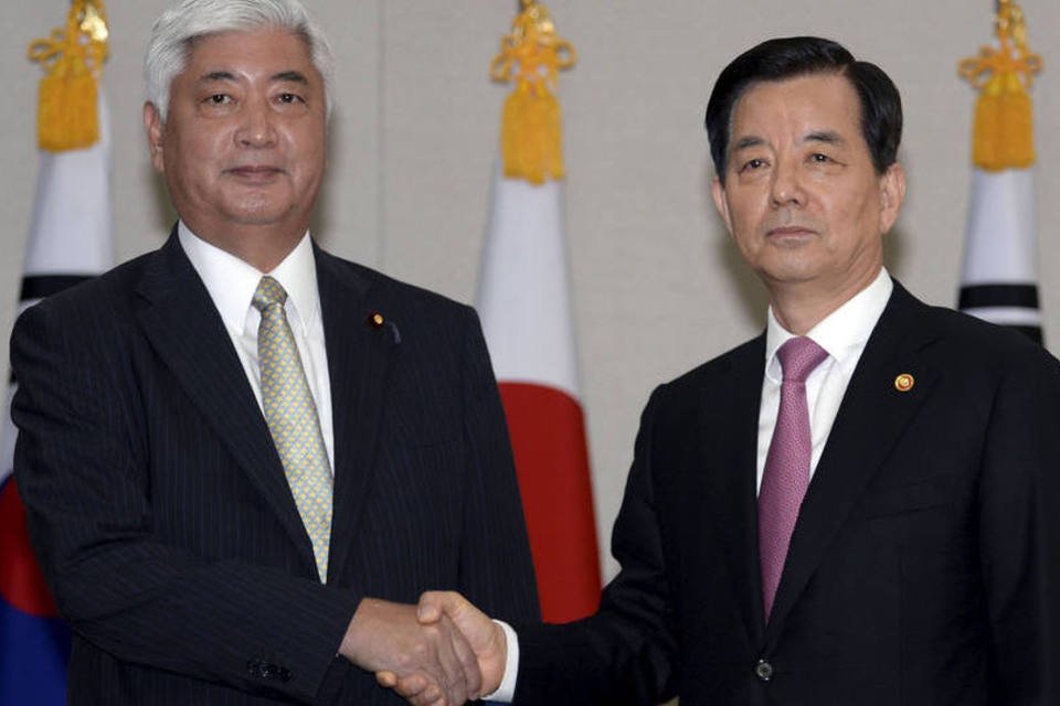 Tóquio e Seul aproximam posturas sobre Defesa entre tensões