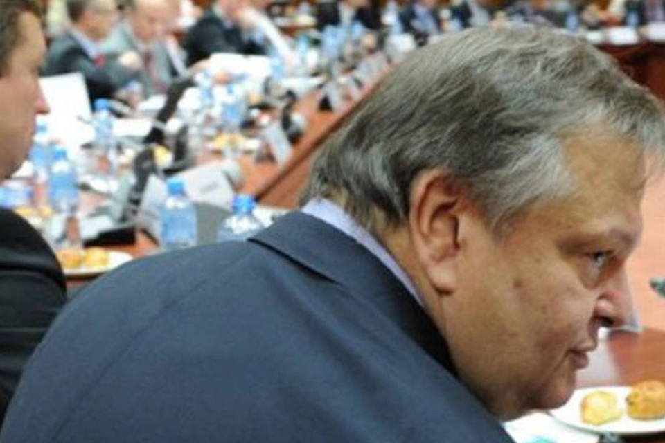 Ministro grego nega discussão sobre hipótese de calote