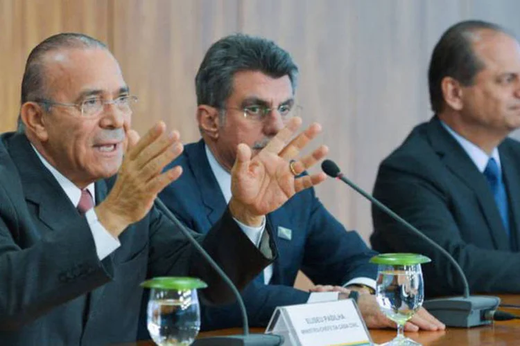 
	Eliseu Padilha: ele comentou que a proposta de Meirelles &eacute; de primeiro fazer um debate sobre a flexibiliza&ccedil;&atilde;o da lei de repatria&ccedil;&atilde;o
 (José Cruz/Agência Brasil)