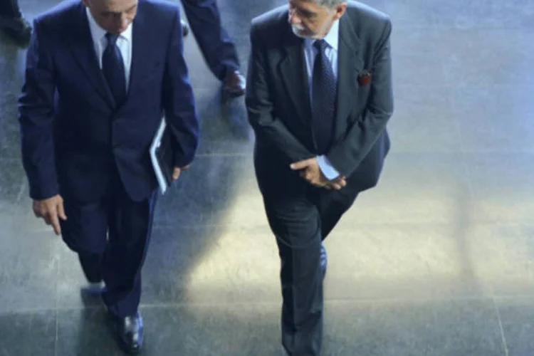 Ministros se reúnem para analisar as ações a serem adotadas em relação às denúncias de existência de um esquema de espionagem (Marcello Casal Jr./ABr)