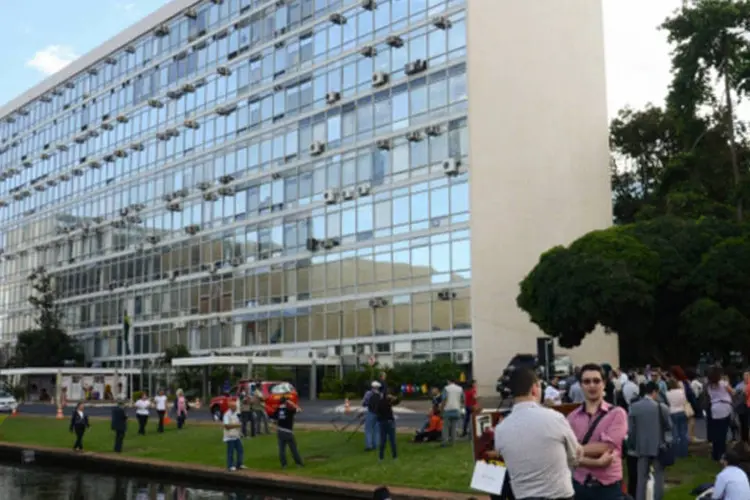 O prédio do Ministério da Saúde: neste momento, o movimento é tranquilo na Esplanada dos Ministérios. (Fabio Rodrigues Pozzebom/ABr)