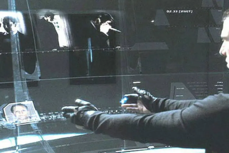 Cena do filme "Minority Report", com Tom Cruise (Reprodução)