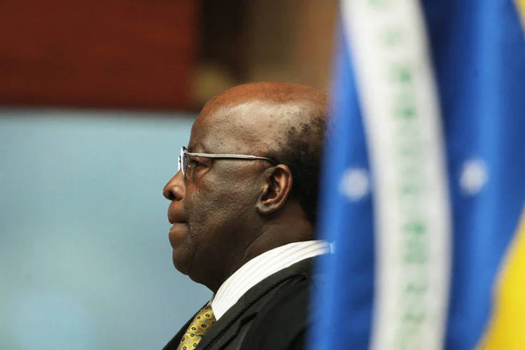 
	Joaquim Barbosa: ap&oacute;s sess&atilde;o do CNJ, ent&atilde;o presidido por Barbosa, o jornalista abordou o ex-ministro para entrevist&aacute;-lo
 (Carlos Humberto/SCO/STF)