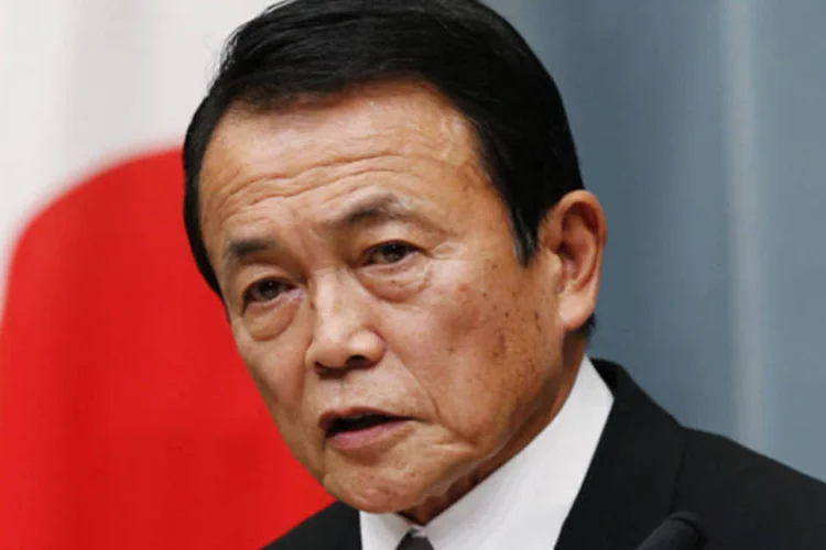 Ministro das Finanças do Japão Taro Aso fala em conferência de imprensa em Tóquio (Kim Kyung-Hoon/Reuters)