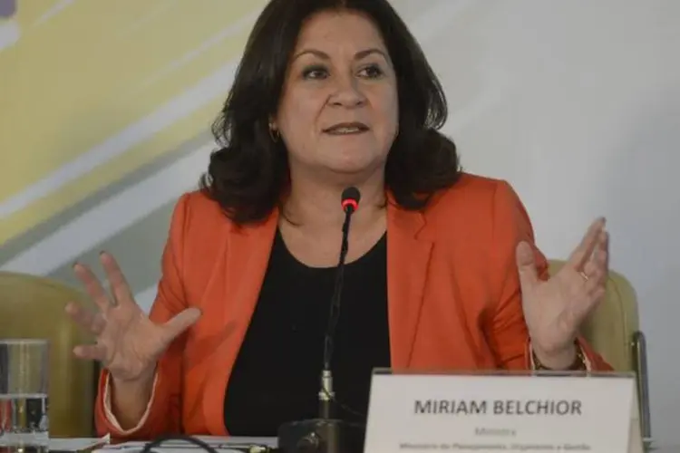 
	 Ministra do Planejamento, Miriam Belchior: &quot;n&oacute;s estamos discutindo onde &eacute; mais adequado para o governo federal entrar para apoiar as propostas que foram apresentadas&rdquo;
 (Antonio Cruz/Agência Brasil)