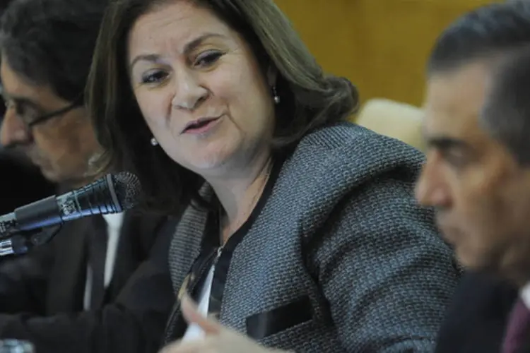 A ministra do Planejamento, Miriam Belchior, fala de aumento para servidores: os magistrados não concordaram com o percentual de reajuste oferecido pelo Executivo (Wilson Dias/ABr)