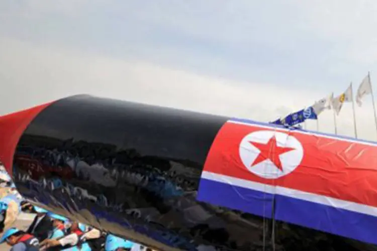 
	M&iacute;ssil norte-coreano: em 16 de mar&ccedil;o, a Coreia do Norte anunciou que lan&ccedil;ar&aacute; em abril um &quot;sat&eacute;lite de observa&ccedil;&atilde;o terrestre&quot;
 (Kim Jae-Hwan/AFP)