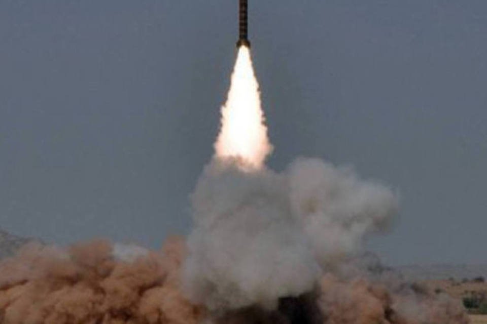 Paquistão testa míssil balístico de curto alcance