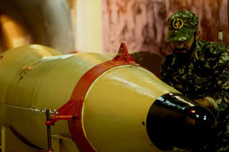
	Testes: uma s&eacute;rie de testes de m&iacute;sseis bal&iacute;sticos conduzidos nesta semana por unidades da Guarda Revolucion&aacute;ria Iraniana atraiu preocupa&ccedil;&atilde;o internacional
 (sepahnews.com / Reuters)
