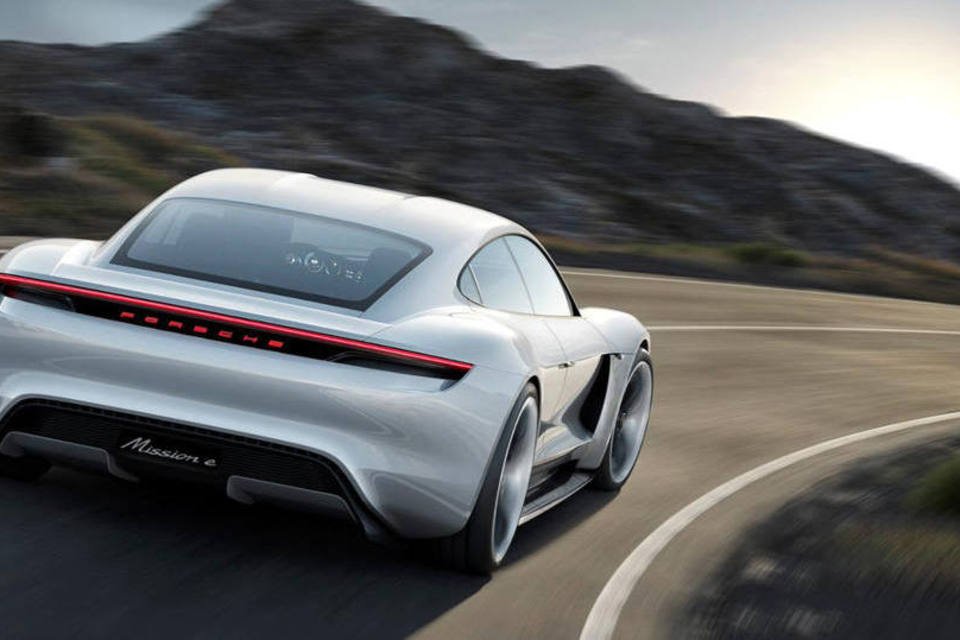 Novo Porsche Mission E combina potência e grande autonomia