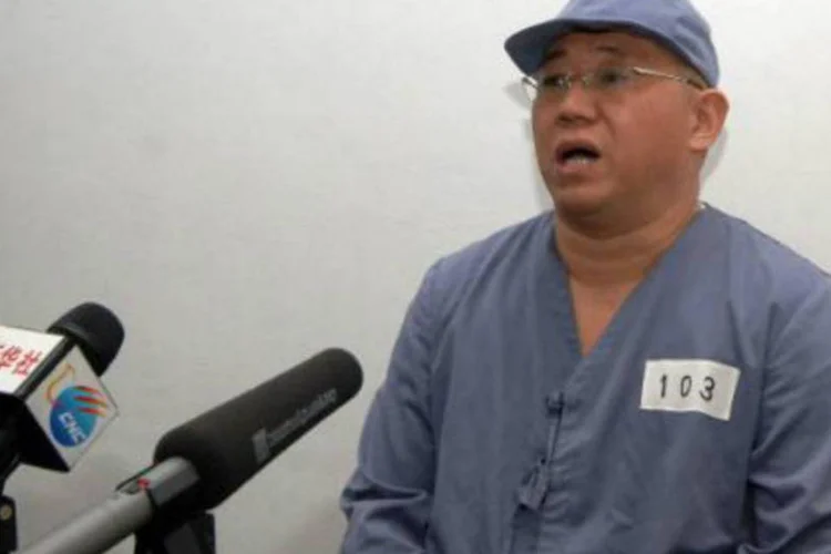 Foto mostra o missionário Kenneth Bae em um hospital de Pyongyang: Coreia do Norte não apresentou justificativa para suspender o convive (Kcna via Kns/AFP)