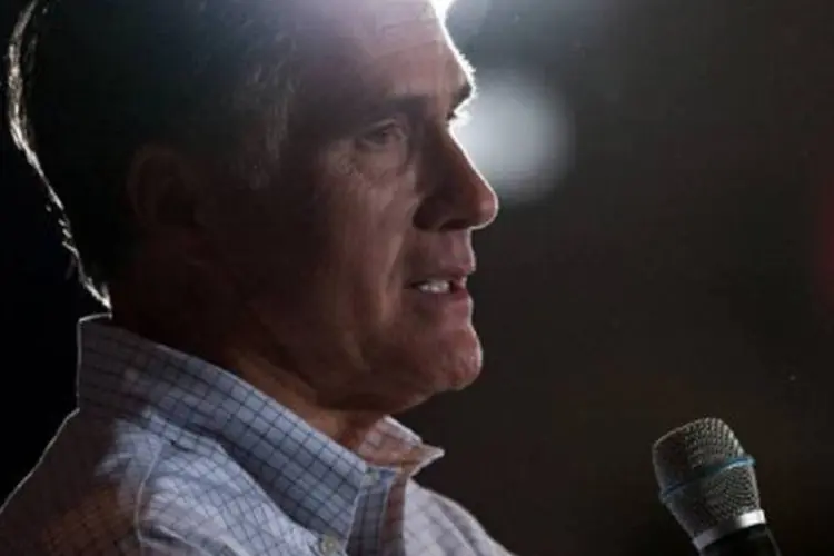 Romney: "é uma catástrofe que se expande na economia americana, um dispositivo de custo exorbitante e uma nova ingerência espetacular em nossas vidas" (Nicholas Kamm/AFP)