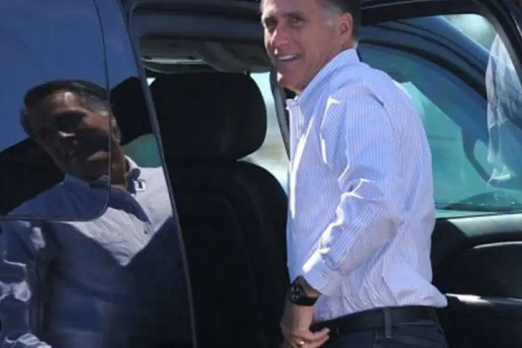 Romney divulgou nesta sexta-feira o seu IR de 2011: Romney foi apresentado por seus adversários democratas como um homem rico distanciado da realidade (©AFP / Nicholas Kamm)