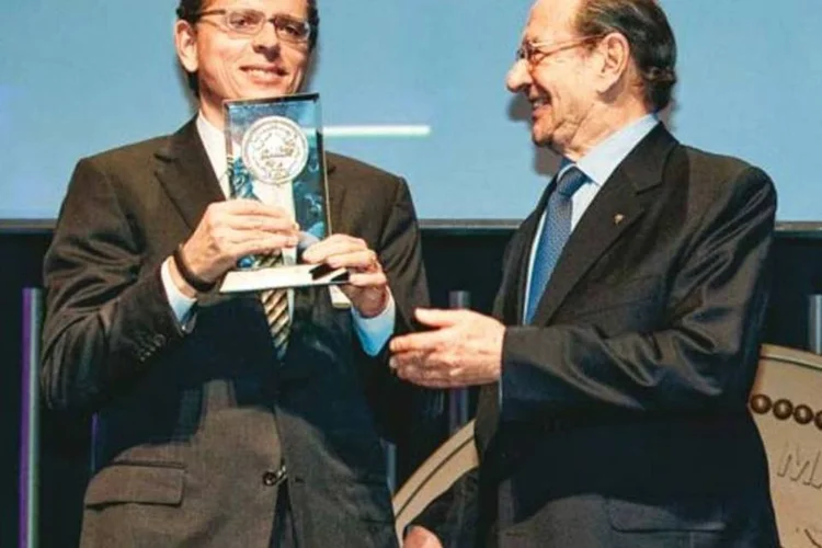 Laércio Cosentino, da Totvs, e Roberto Civita: a empresa enriqueceu antes de envelhecer. O Brasil precisa fazer o mesmo (Antônio Milena/EXAME.com)