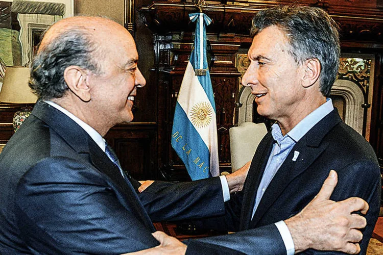 José Serra, chefe do Itamaraty, e Maurício Macri, presidente da Argentina: a mudança política nos dois países reacendeu a agenda comercial do Mercosul (Reuters)