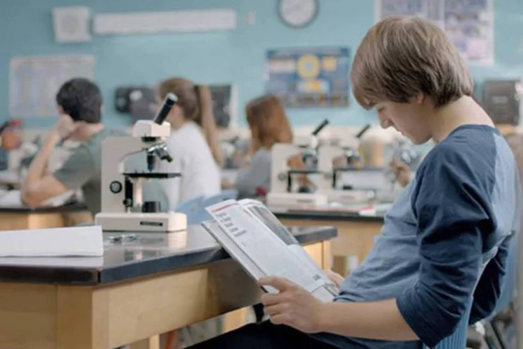 Trecho de comercial da Intel: filme mescla cenas reais com imagens ficcionais (Reprodução)